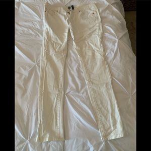 Mossimo sz 6 white skinny jeans